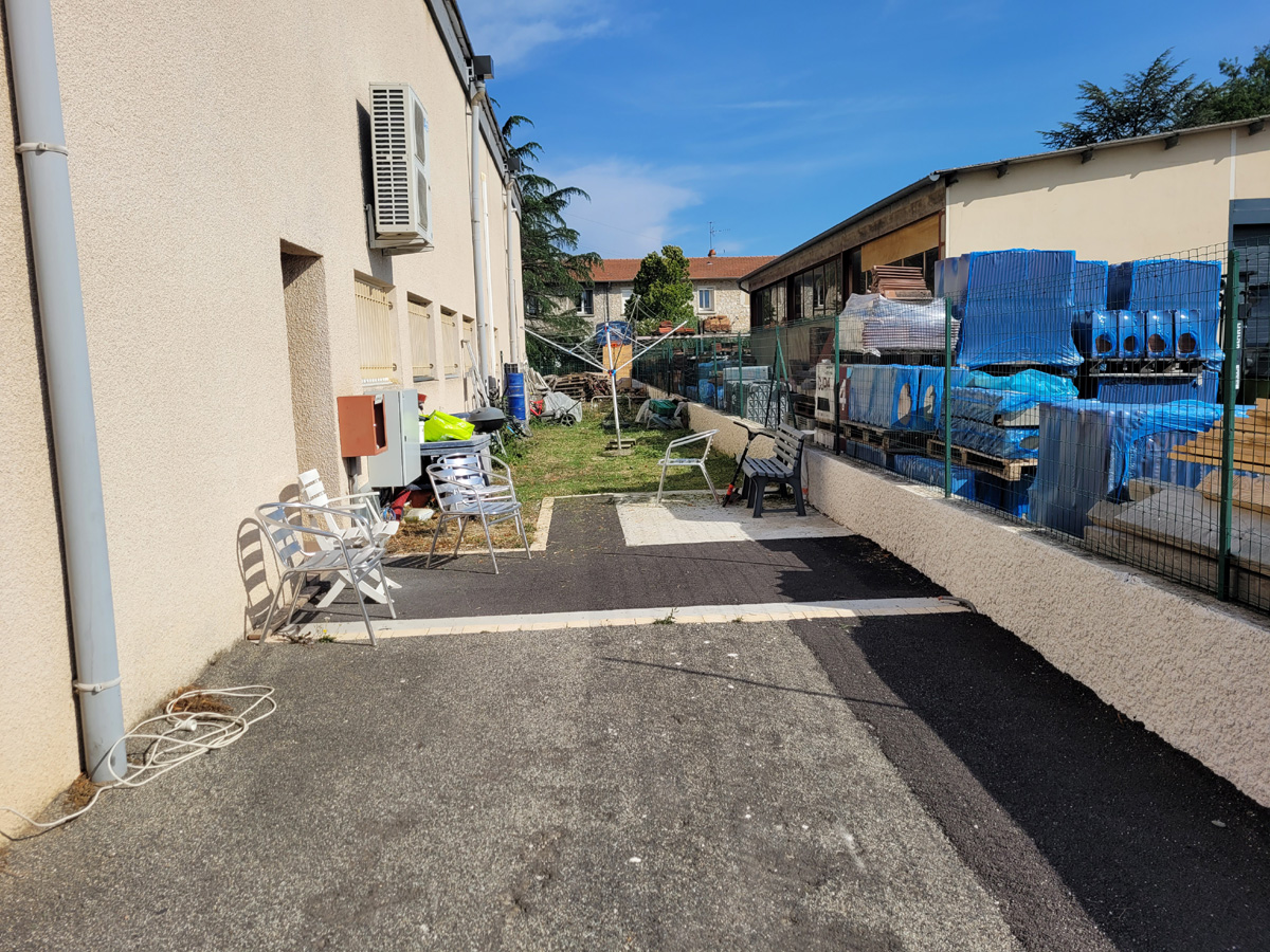 Cour Goudron Saint Peray Ardeche